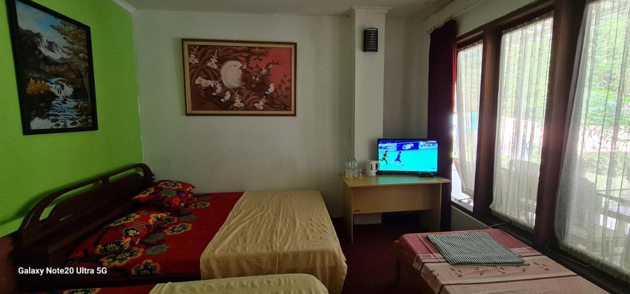 Homestay Triniti Lembang Luaran gambar